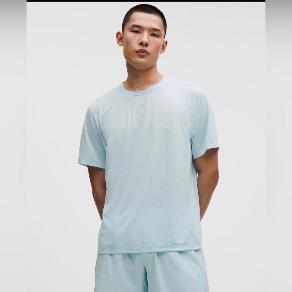 Lululemon Men’s “Mile Maker” Short Sleeve (M)